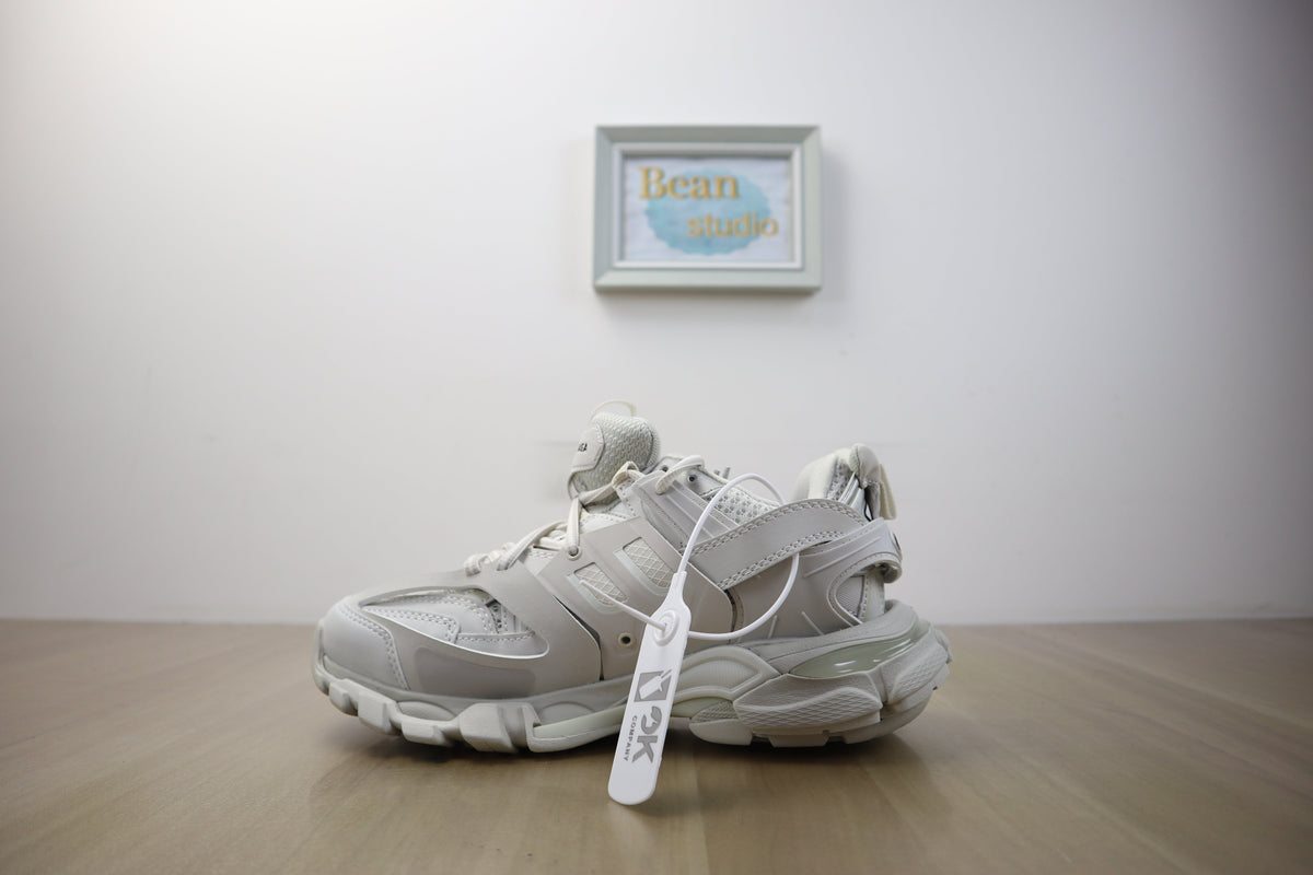 Blncg track blanche